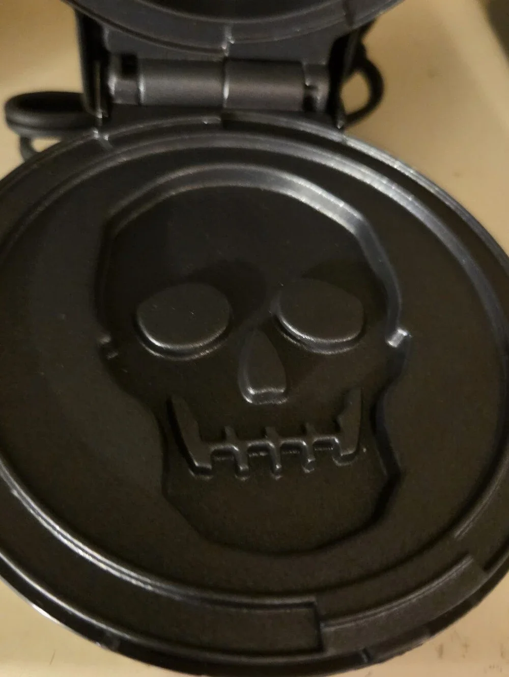 DASH Skull Mini Waffle Maker Black - New in Box NIB Halloween Spooky